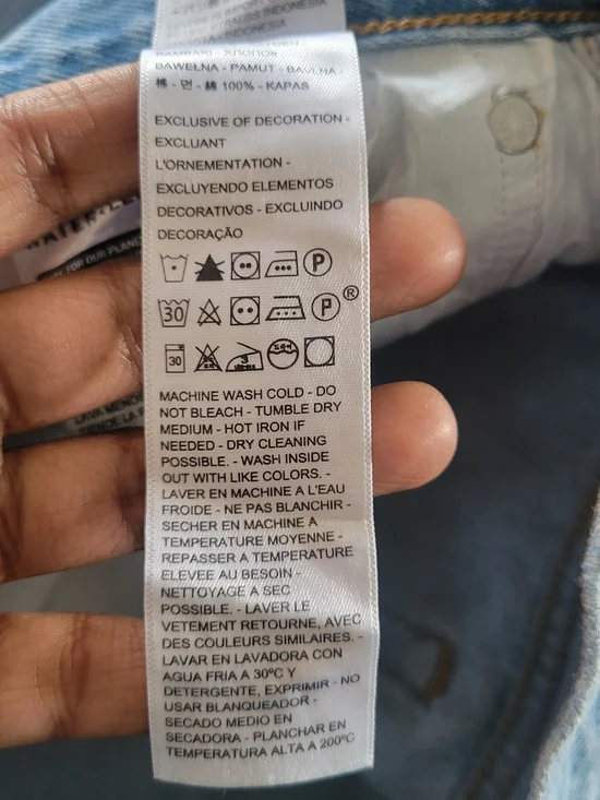 LEVI'S Wedgie Straight Leg Light Blue Jeans with Frayed Hem - Size  W28 L26 - Picture 9 of 10